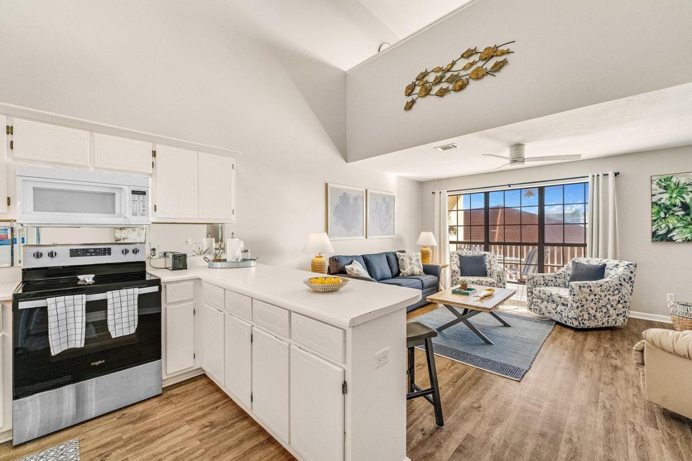 Apartment Balconies With A View At Hs 54 - 302